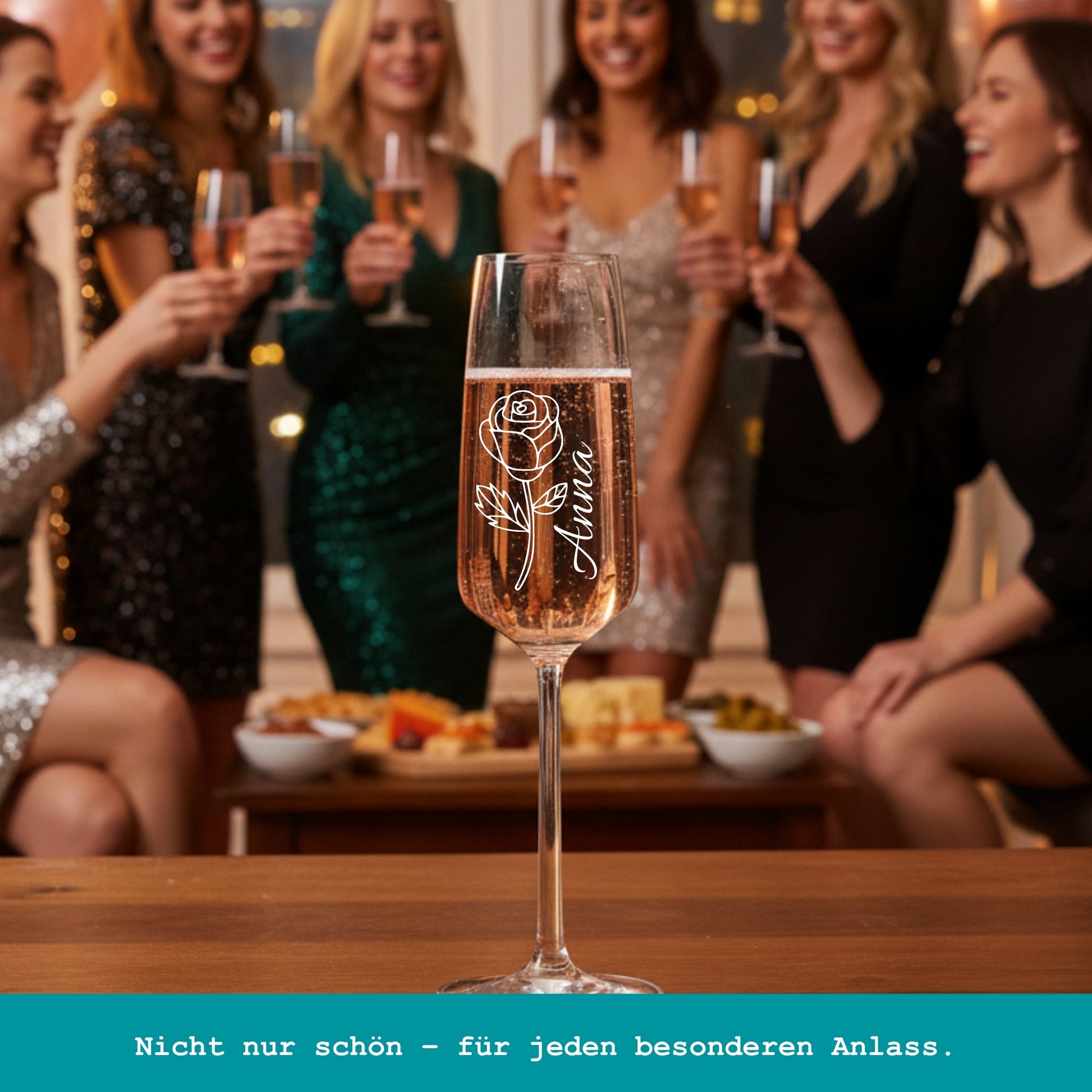 Graviertes Sektglas als elegantes Hochzeitsgeschenk für das Brautpaar