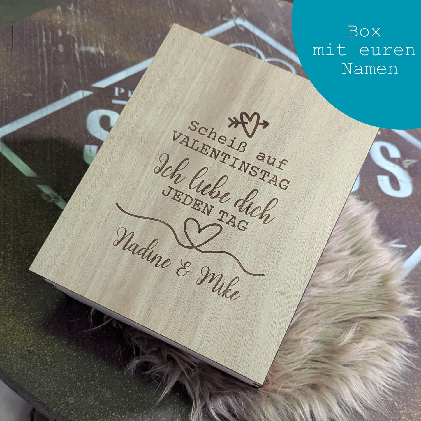 Gravierte Holzbox mit persönlichem Spruch und Namen für Weingläser Set