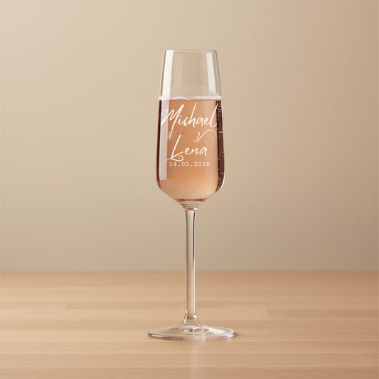 Personalisiertes Sektglas zur Hochzeit mit Namen und Datum, graviertes Hochzeitsglas als Erinnerung
